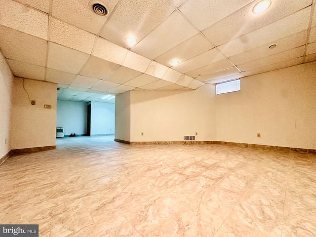 26 CHRISTOPHER MILLS DR, Mount Laurel, NJ 08054