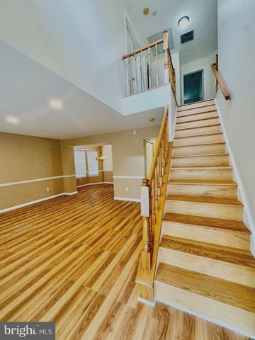 26 CHRISTOPHER MILLS DR, Mount Laurel, NJ 08054