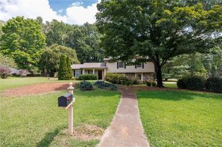 875 Windsor Trail, Roswell, GA 30076