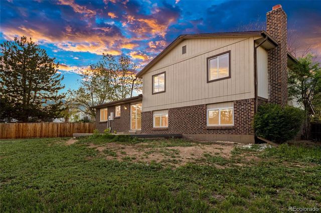 1541 S Fairplay Way, Aurora, CO 80012
