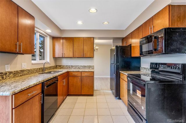 1541 S Fairplay Way, Aurora, CO 80012