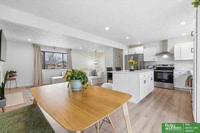 501 Laredo Road, Papillion, NE 68046