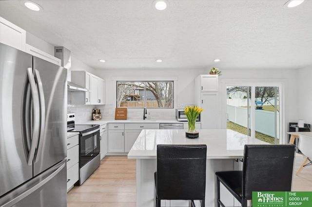 501 Laredo Road, Papillion, NE 68046