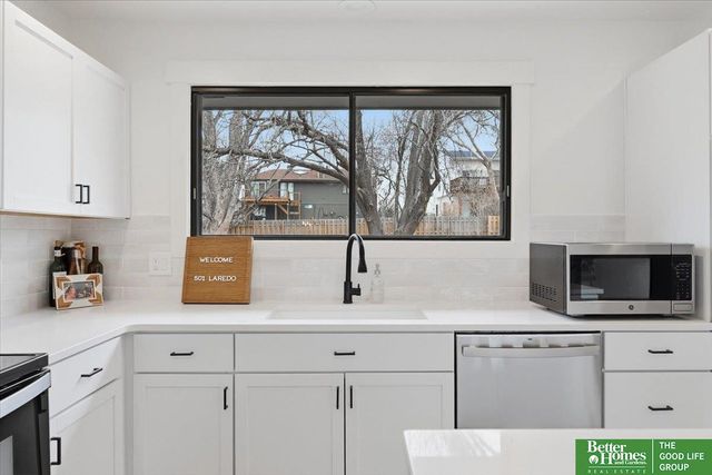 501 Laredo Road, Papillion, NE 68046