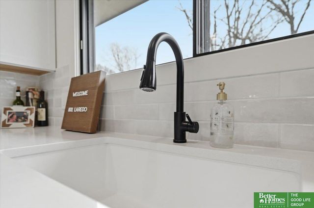 501 Laredo Road, Papillion, NE 68046