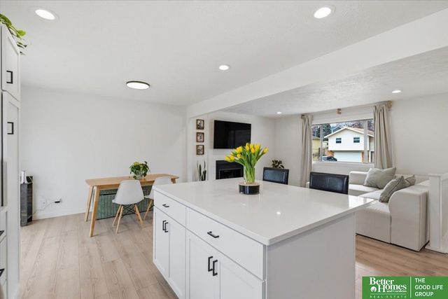 501 Laredo Road, Papillion, NE 68046