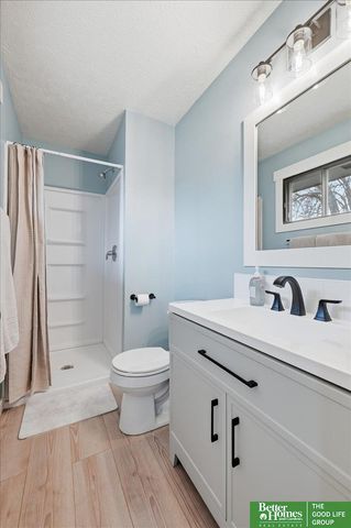 501 Laredo Road, Papillion, NE 68046