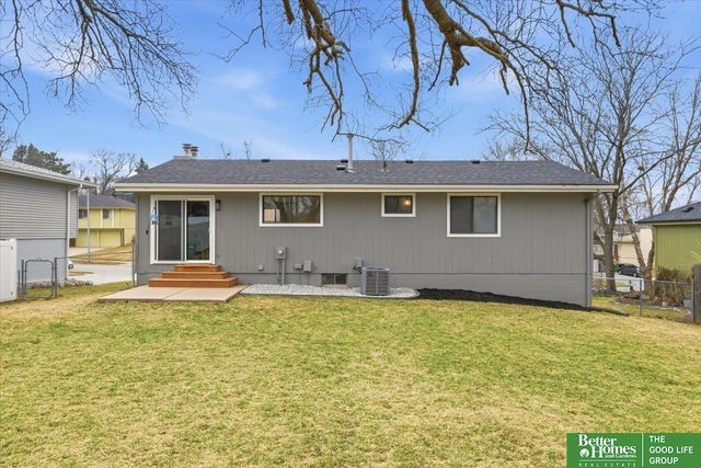 501 Laredo Road, Papillion, NE 68046