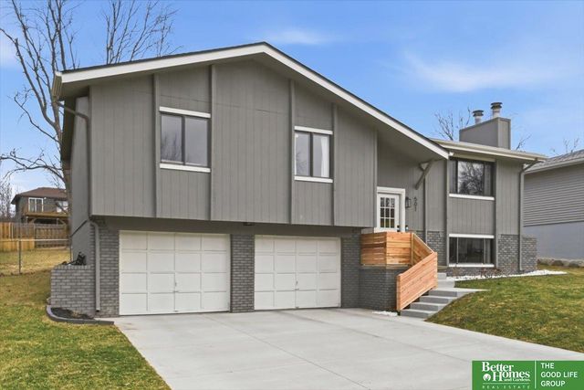 501 Laredo Road, Papillion, NE 68046