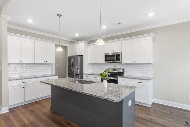 1101 Adirondac Way, Bonaire, GA 31005