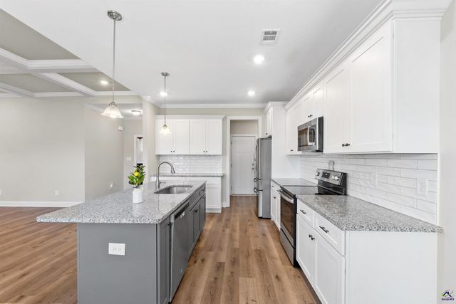 1101 Adirondac Way, Bonaire, GA 31005