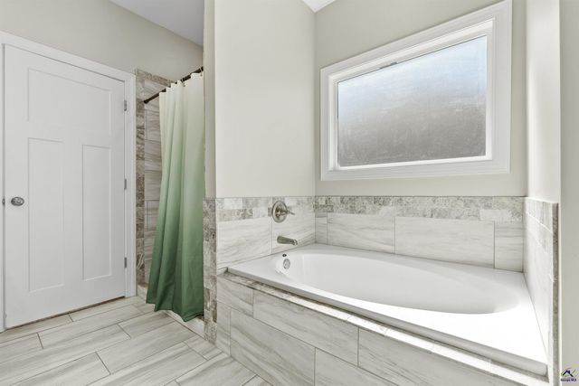 1101 Adirondac Way, Bonaire, GA 31005