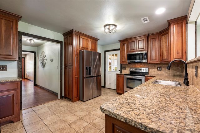 17874 Railroad Cut Road, Rogers, AR 72756