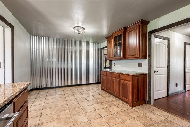 17874 Railroad Cut Road, Rogers, AR 72756