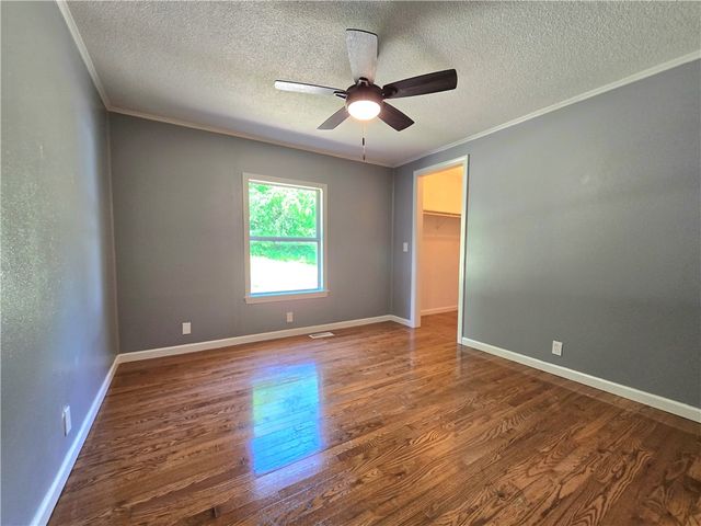 523 County Road 301, Eureka Springs, AR 72632