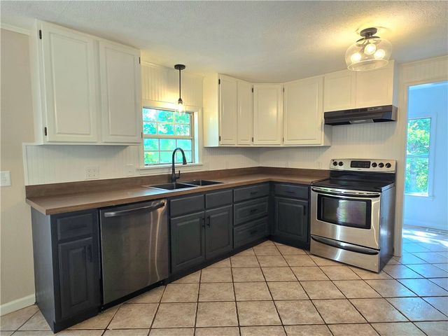 523 County Road 301, Eureka Springs, AR 72632