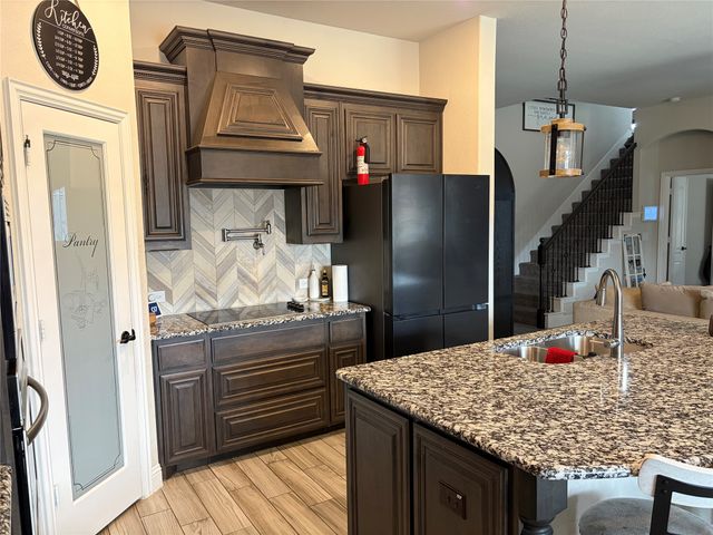 250 Bear Trail, Waxahachie, TX 75165