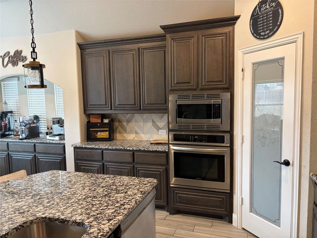 250 Bear Trail, Waxahachie, TX 75165