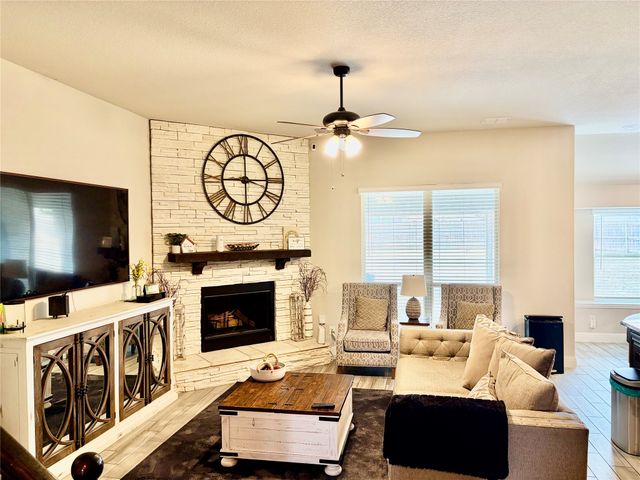 250 Bear Trail, Waxahachie, TX 75165