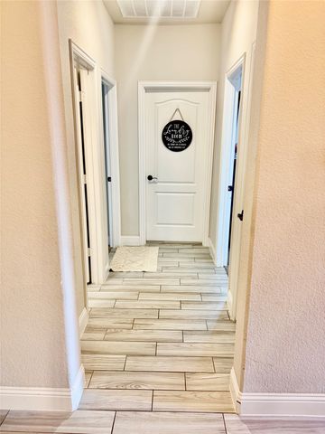 250 Bear Trail, Waxahachie, TX 75165