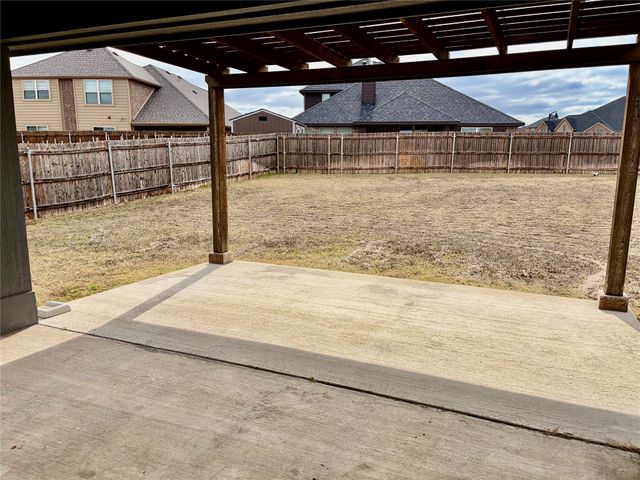 250 Bear Trail, Waxahachie, TX 75165