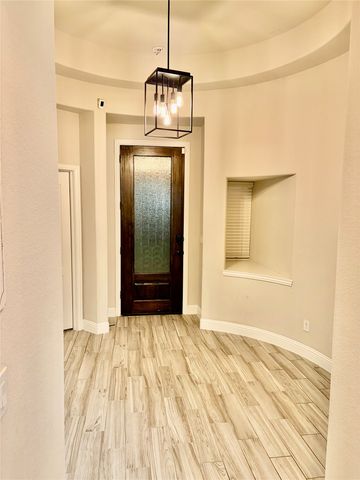 250 Bear Trail, Waxahachie, TX 75165