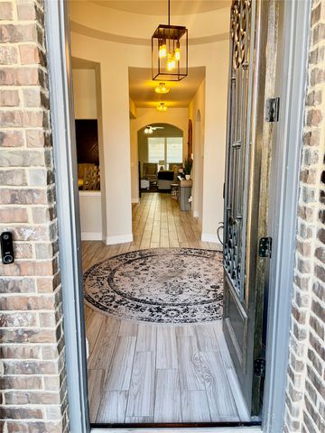 250 Bear Trail, Waxahachie, TX 75165