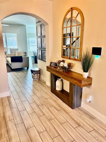 250 Bear Trail, Waxahachie, TX 75165