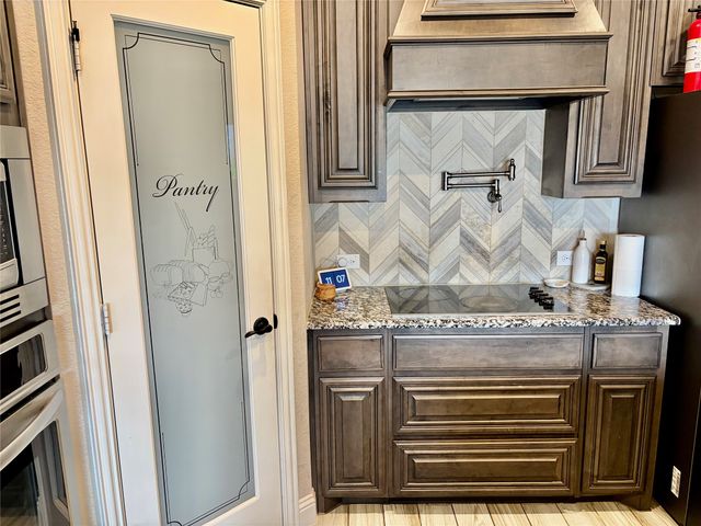 250 Bear Trail, Waxahachie, TX 75165