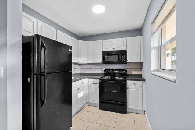 181 NW 42nd Street 3, Oakland Park, FL 33309