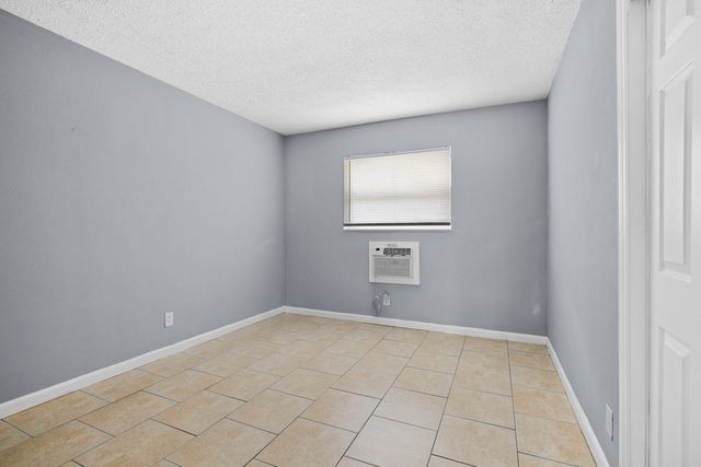 181 NW 42nd Street 3, Oakland Park, FL 33309