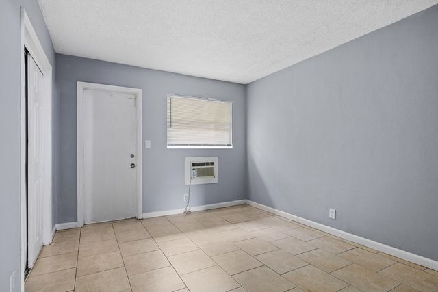 181 NW 42nd Street 3, Oakland Park, FL 33309