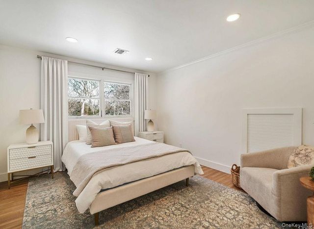 20 Upper Sheep Pasture Road, East Setauket, NY 11733