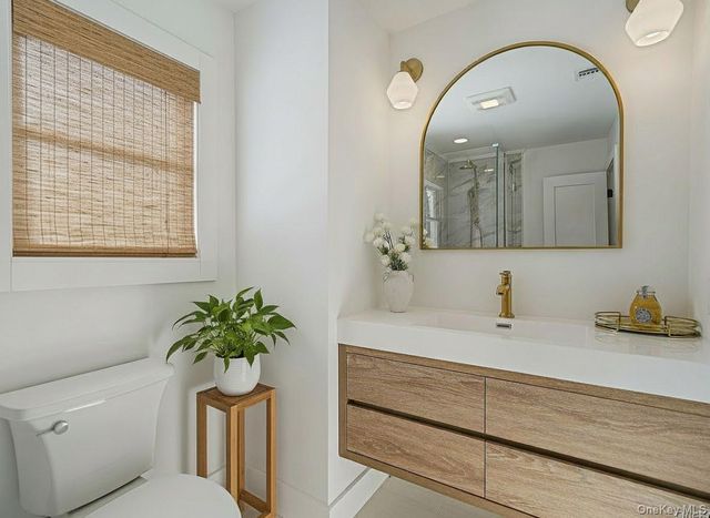 20 Upper Sheep Pasture Road, East Setauket, NY 11733