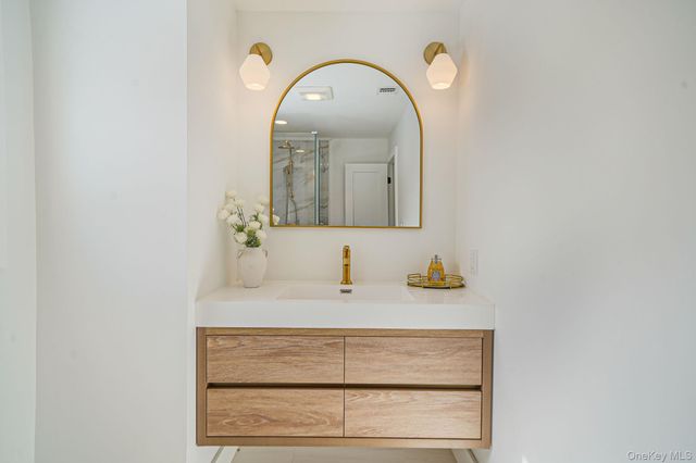 20 Upper Sheep Pasture Road, East Setauket, NY 11733