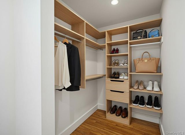 20 Upper Sheep Pasture Road, East Setauket, NY 11733