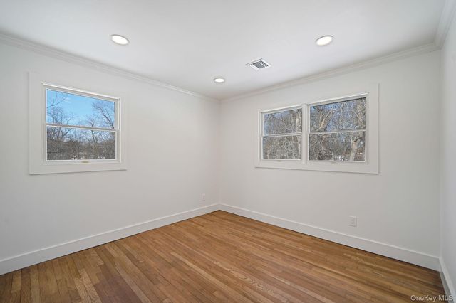 20 Upper Sheep Pasture Road, East Setauket, NY 11733