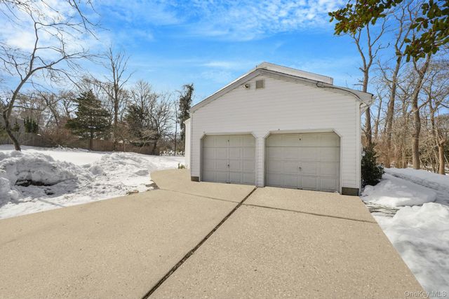 20 Upper Sheep Pasture Road, East Setauket, NY 11733