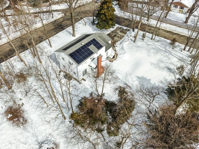 20 Upper Sheep Pasture Road, East Setauket, NY 11733