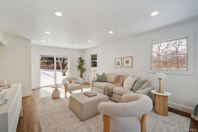 20 Upper Sheep Pasture Road, East Setauket, NY 11733