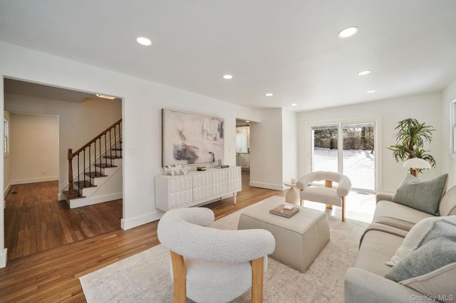 20 Upper Sheep Pasture Road, East Setauket, NY 11733