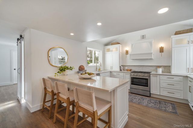 20 Upper Sheep Pasture Road, East Setauket, NY 11733