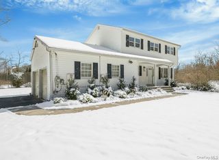 20 Upper Sheep Pasture Road, East Setauket, NY 11733