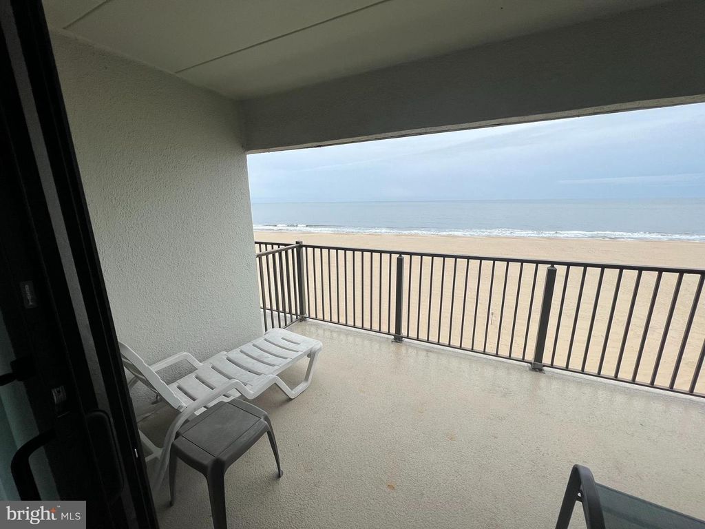 Image 10 of property listing at 107 N ATLANTIC AVE #501 (WEEK 41), Ocean City, MD 21842