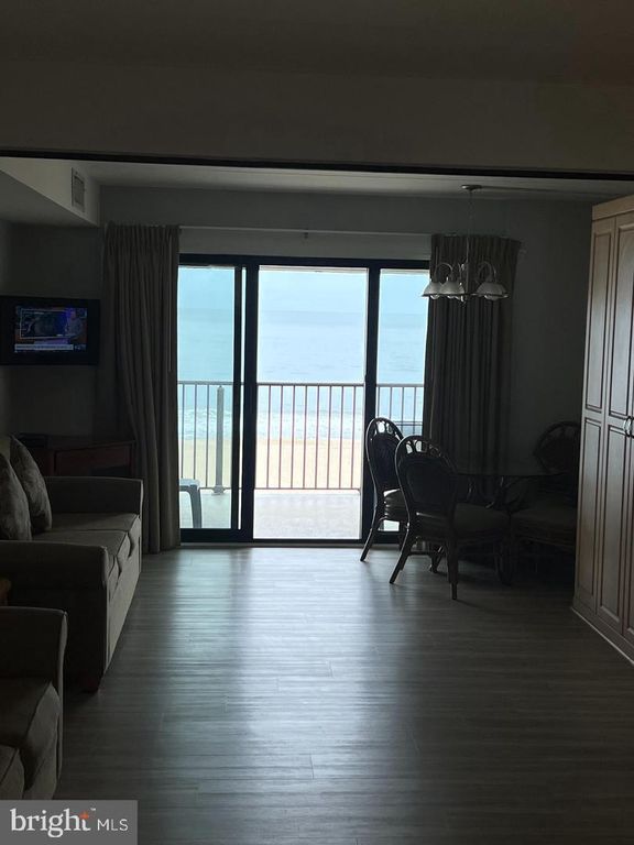 Image 7 of property listing at 107 N ATLANTIC AVE #501 (WEEK 41), Ocean City, MD 21842