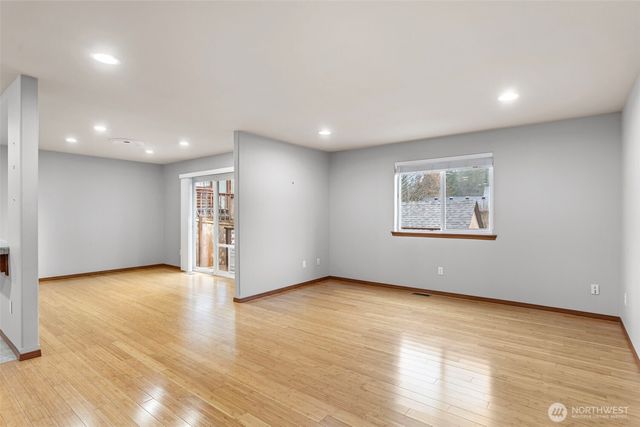 2487 S Flower Avenue, Port Orchard, WA 98366