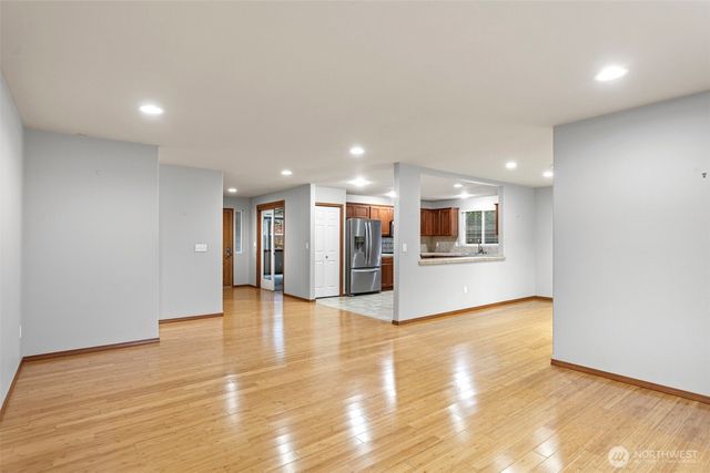 2487 S Flower Avenue, Port Orchard, WA 98366