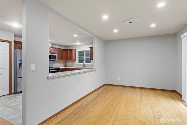 2487 S Flower Avenue, Port Orchard, WA 98366