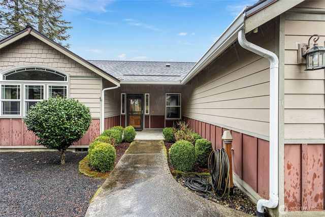 2487 S Flower Avenue, Port Orchard, WA 98366