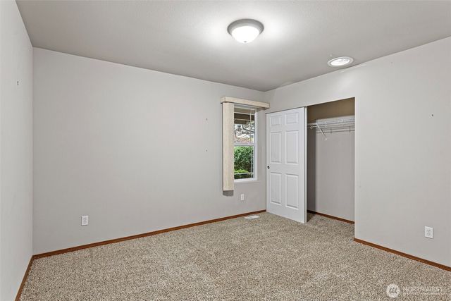 2487 S Flower Avenue, Port Orchard, WA 98366